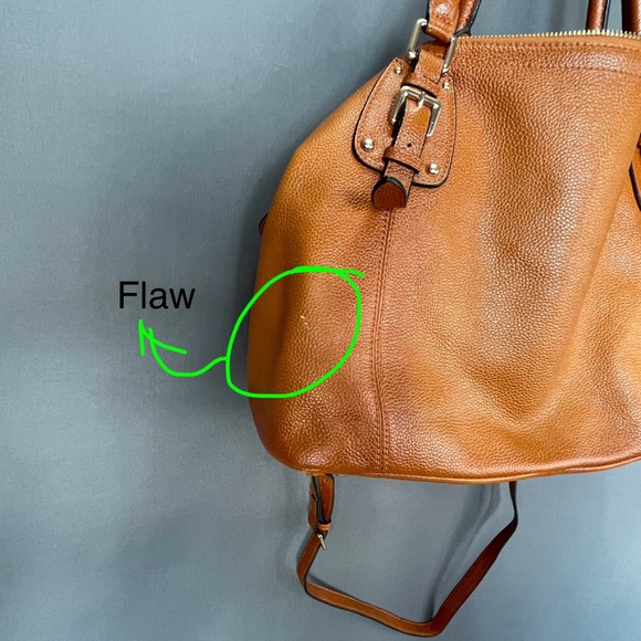 KATTEE large capacity shoulder bag with metal feet and buckle details - Picture 3 of 16